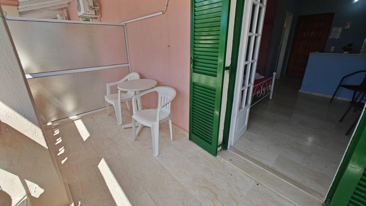 Elena Pool Aparthotel Ájosz Jeórjosz Kültér fotó